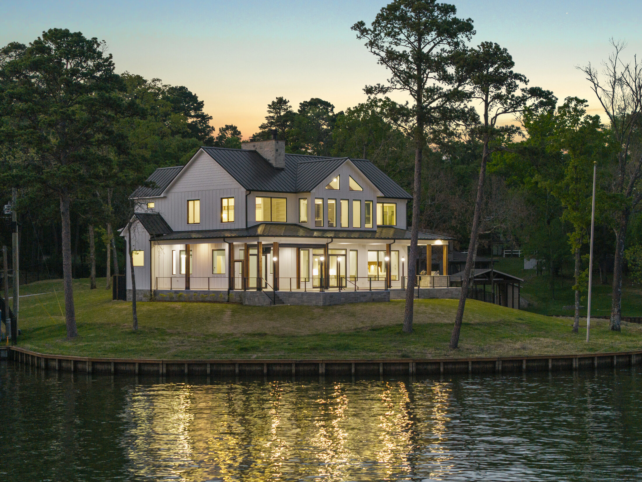 Custom home craftsmanship in Lake Monticello, TX